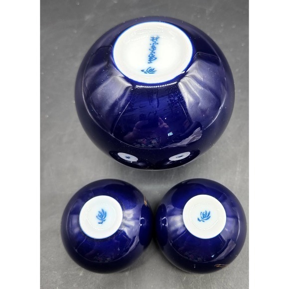 Beautiful Cobalt Blue Sake Set 3 pcs‎ one cup has a minor c… - Picture 4 of 5
